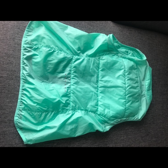 Nike Vest - Picture 2 of 2